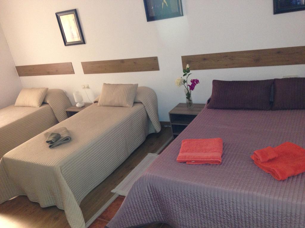 Hostal Puerto De Santa Maria เอลปูแอร์โต เด ซานตามาริอา ภายนอก รูปภาพ