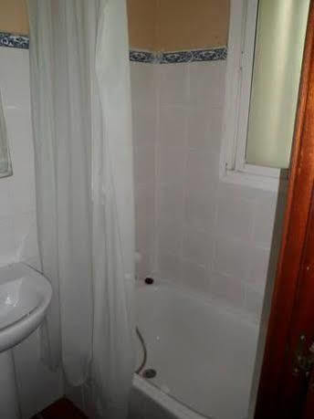 Hostal Puerto De Santa Maria เอลปูแอร์โต เด ซานตามาริอา ภายนอก รูปภาพ