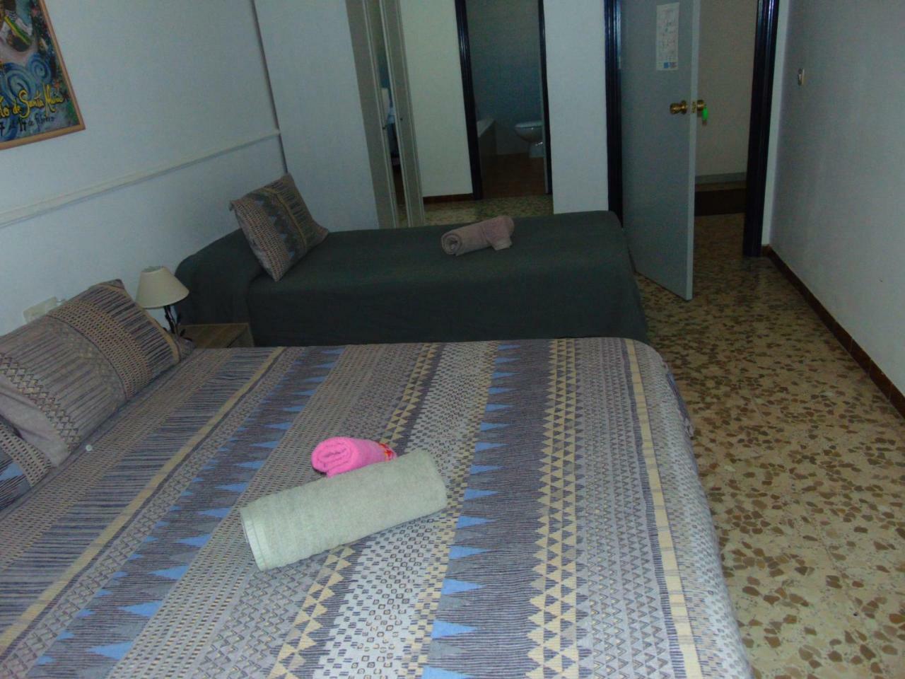 Hostal Puerto De Santa Maria เอลปูแอร์โต เด ซานตามาริอา ภายนอก รูปภาพ